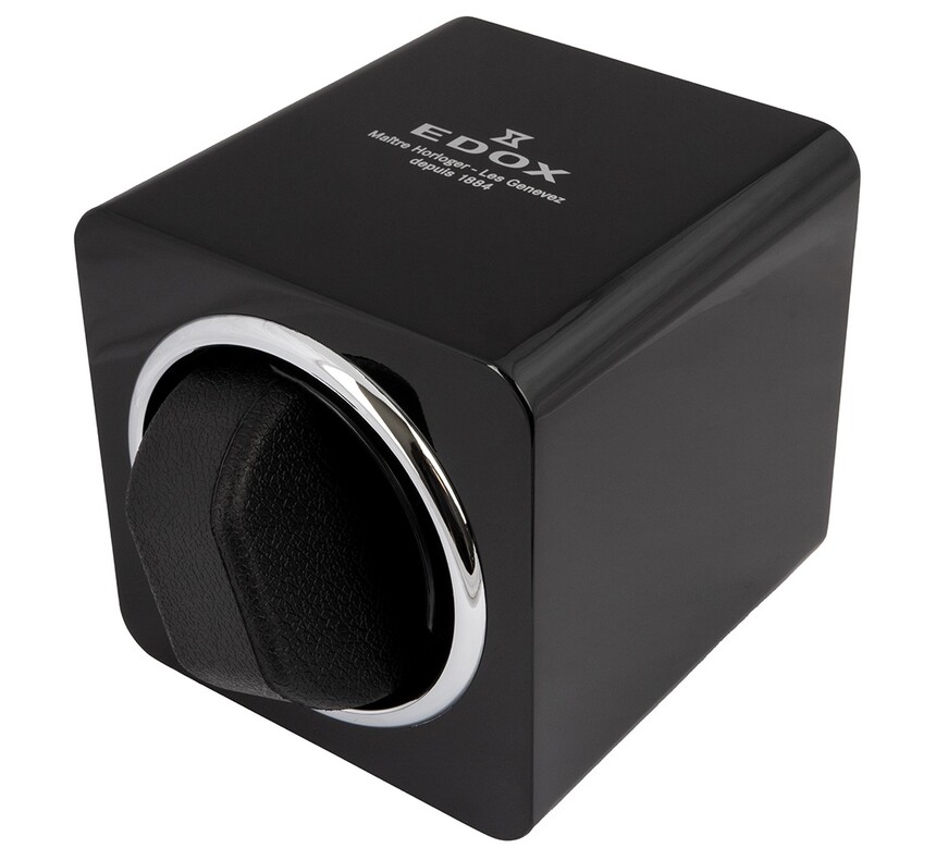 Il set include anche un caricaorologi Edox.