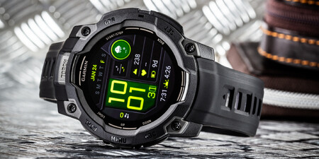 Garmin Instinct 3/E presentazione - Non si illumina solo la torcia, ma anche il display 
