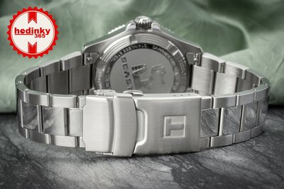 Tissot Seastar 1000 Quartz T120.210.11.011.00 (+ cinturino di ricambio)