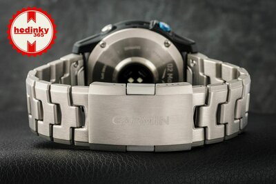 Garmin D2 Mach 1, Vented Titanium Bracelet (+ cinturino di ricambio)