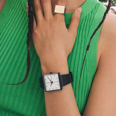 Swatch What If...Black? SO34B700
