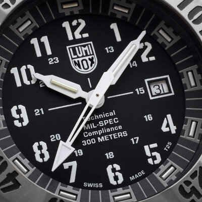 Luminox Mil Spec Inspired XL.3351.1.SET (+ cinturino di ricambio)