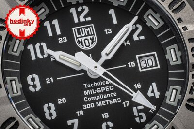 Luminox Mil Spec Inspired XL.3351.1.SET (+ cinturino di ricambio)
