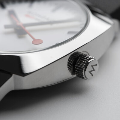 Mondaine Petite Cushion Quartz MSL.31110.LBV