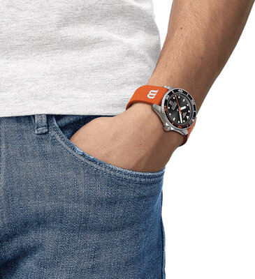 Tissot Seastar 1000 Wilson WNBA Automatic 80 T120.807.17.051.00 (+ cinturino di ricambio)