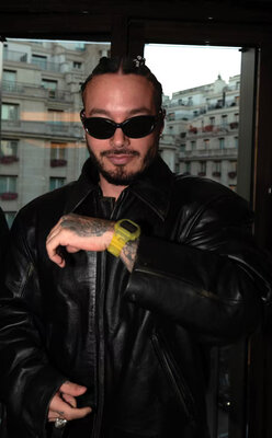 Casio G-Shock Original DWE-5600JB-1A9ER J. Balvin Collaboration (+cinturino e lunetta di ricambio)