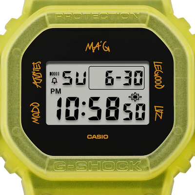 Casio G-Shock Original DWE-5600JB-1A9ER J. Balvin Collaboration (+cinturino e lunetta di ricambio)