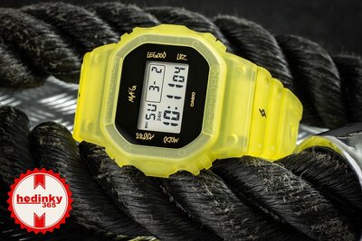 Casio G-Shock Original DWE-5600JB-1A9ER J. Balvin Collaboration (+cinturino e lunetta di ricambio)