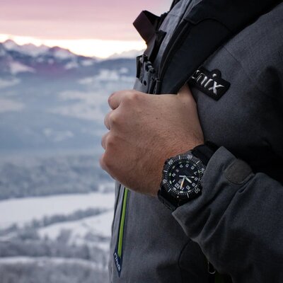 Luminox Navy Seal 4230 Series XS.4231.SET (+ cinturino di ricambio)