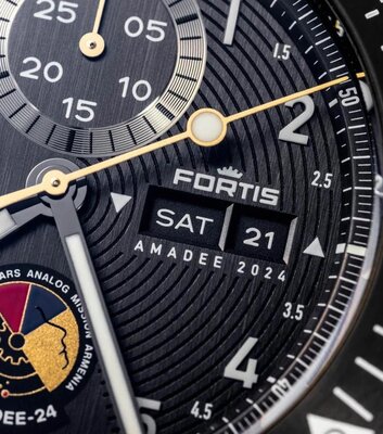Fortis Novonaut N-42 Automatic Chronograph Amadee-24 F2040016 Limited Edition 100pcs (+ cinturino di ricambio)