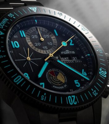 Fortis Novonaut N-42 Automatic Chronograph Amadee-24 F2040016 Limited Edition 100pcs (+ cinturino di ricambio)