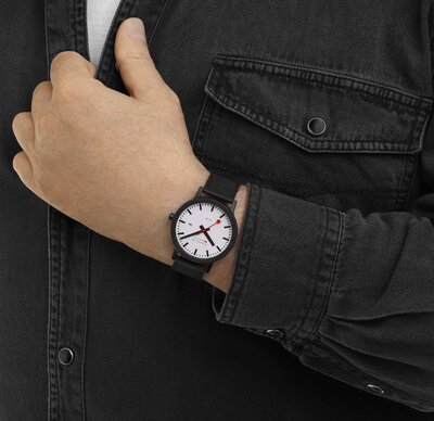 Mondaine Essence Quartz Solar MS1.41910.LB