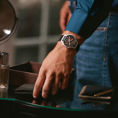 Bulova Curv Quartz 96K117 (+ cinturino di ricambio)
